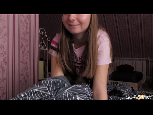 ❤️ بلونڈی نے اپنے BFF کو گہرائی سے چوس لیا اور اس کے منہ میں سہہ لیا۔ مقعد ویڈیو پر ur.pornhills-com.ru ☑